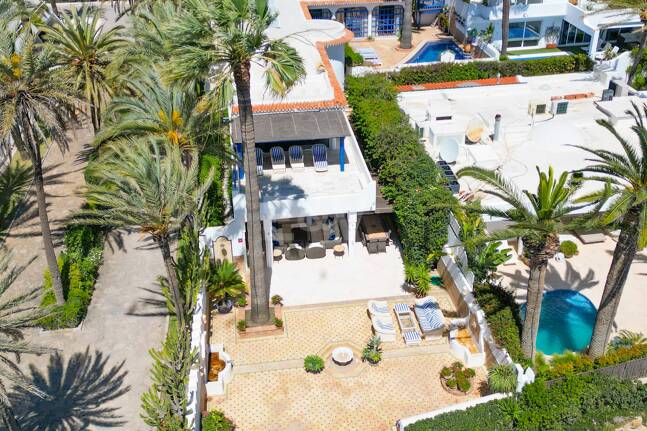 Atemberaubende Strandvilla in der besten Lage von Oasis Club