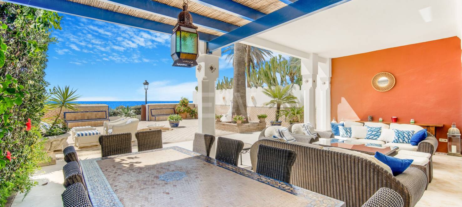 Atemberaubende Strandvilla in der besten Lage von Oasis Club