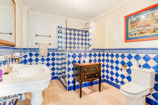 Atemberaubende Strandvilla in der besten Lage von Oasis Club