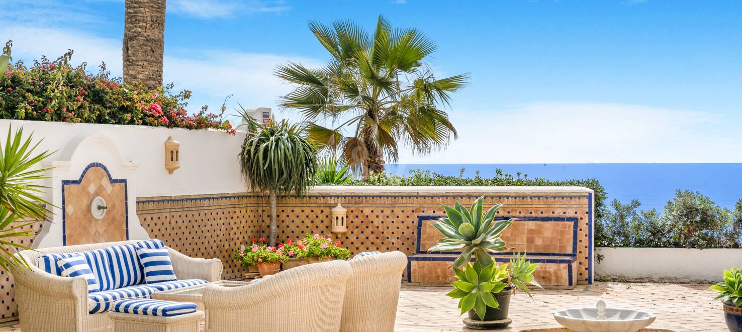 Atemberaubende Strandvilla in der besten Lage von Oasis Club