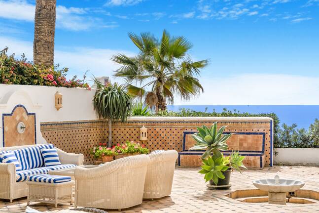 Atemberaubende Strandvilla in der besten Lage von Oasis Club