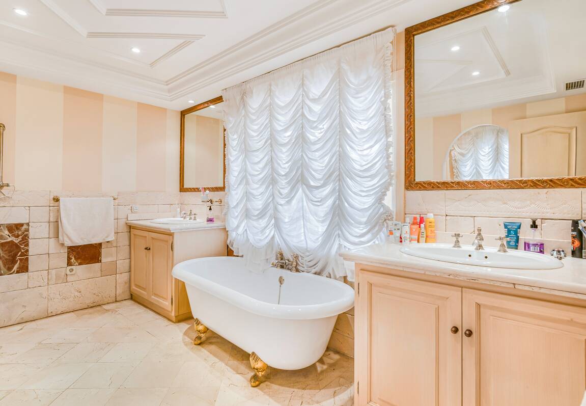 Atemberaubende Strandvilla in der besten Lage von Oasis Club