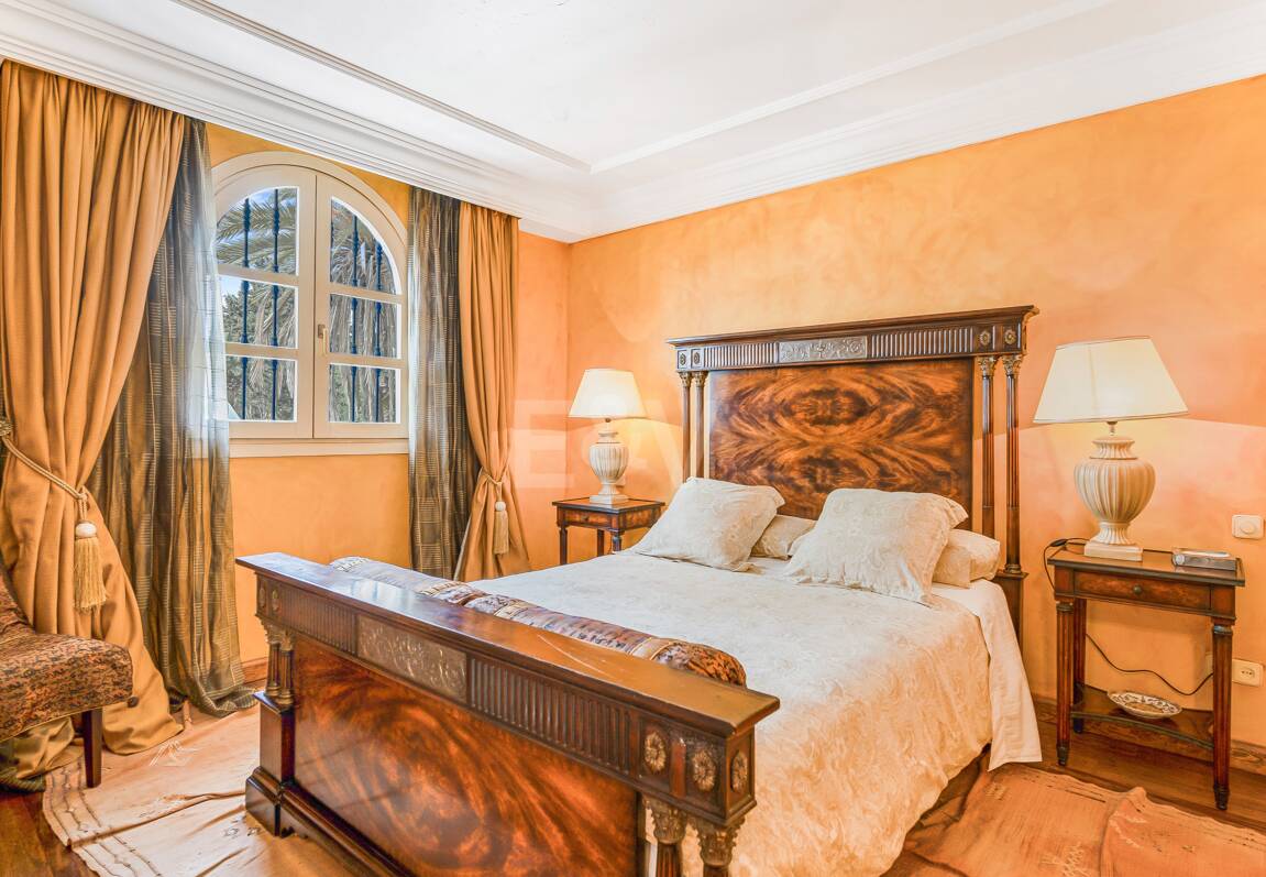 Atemberaubende Strandvilla in der besten Lage von Oasis Club