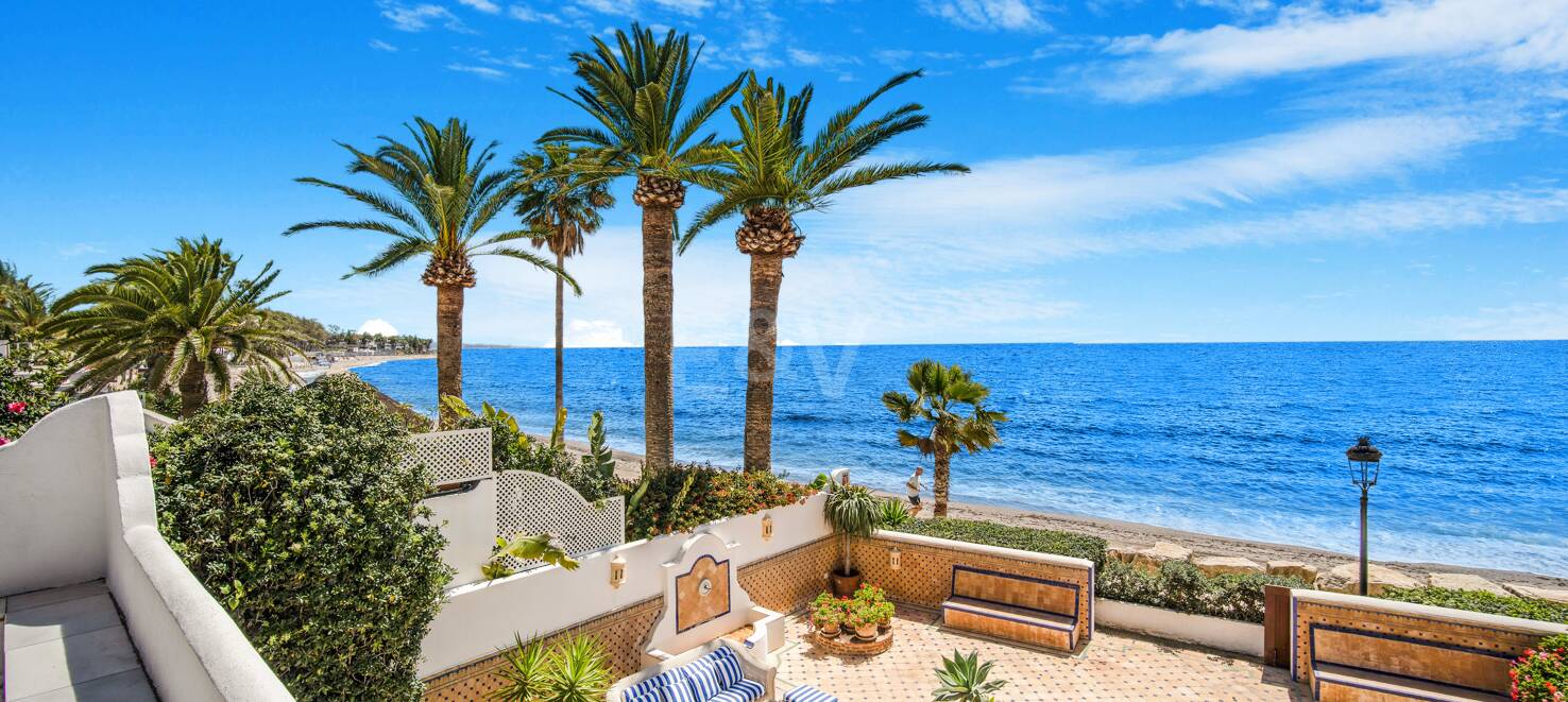 Atemberaubende Strandvilla in der besten Lage von Oasis Club