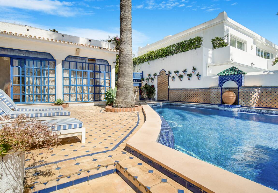 Atemberaubende Strandvilla in der besten Lage von Oasis Club