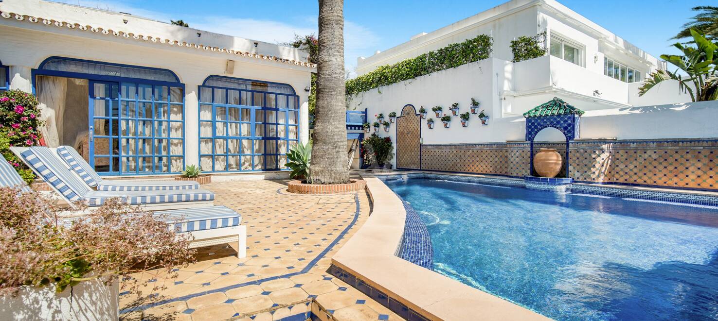 Atemberaubende Strandvilla in der besten Lage von Oasis Club