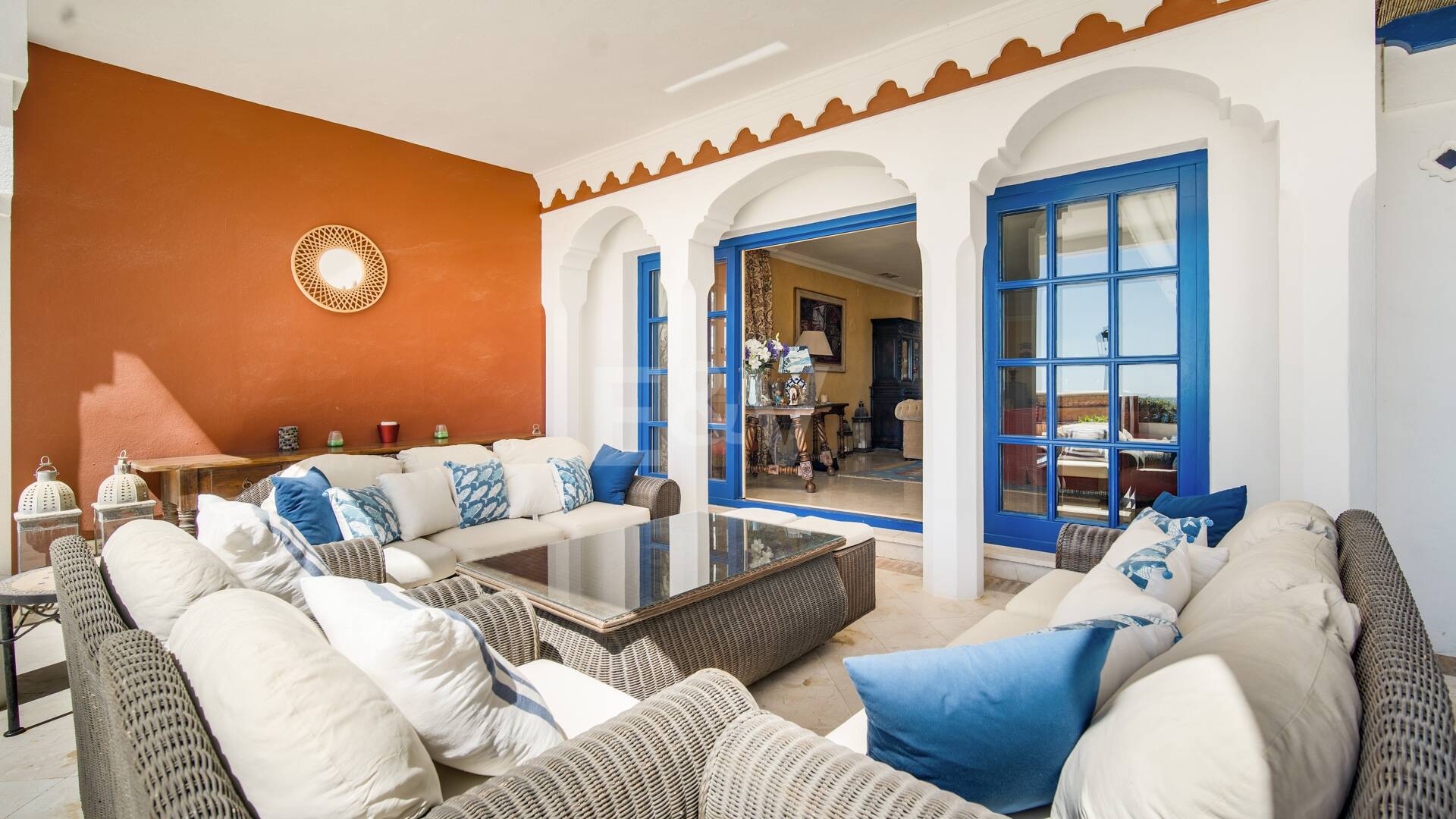 Atemberaubende Strandvilla in der besten Lage von Oasis Club