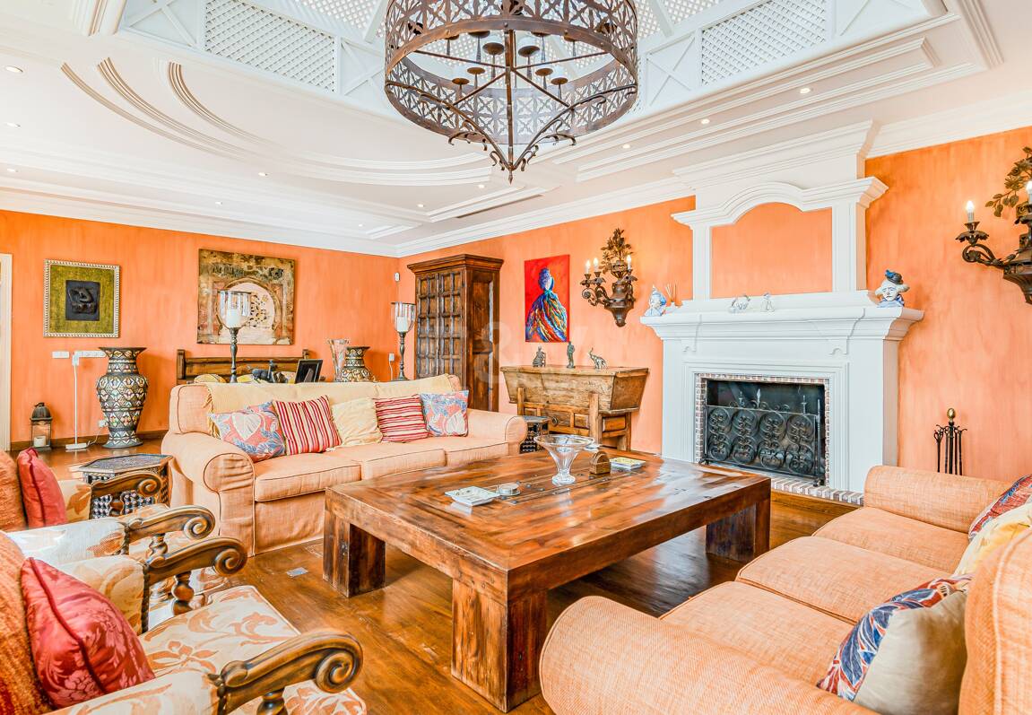 Atemberaubende Strandvilla in der besten Lage von Oasis Club