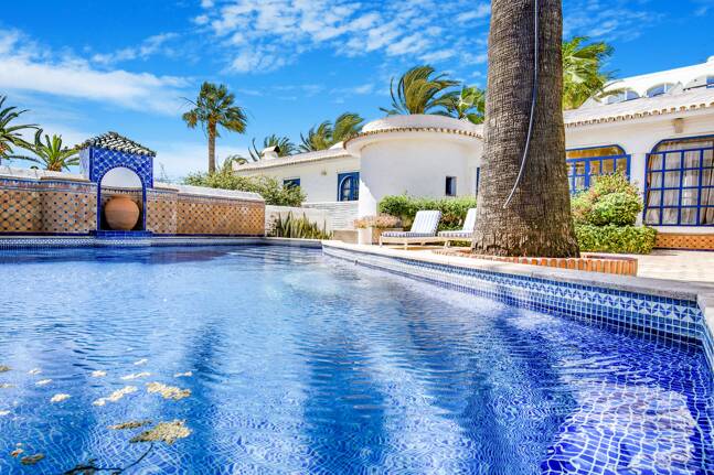 Atemberaubende Strandvilla in der besten Lage von Oasis Club