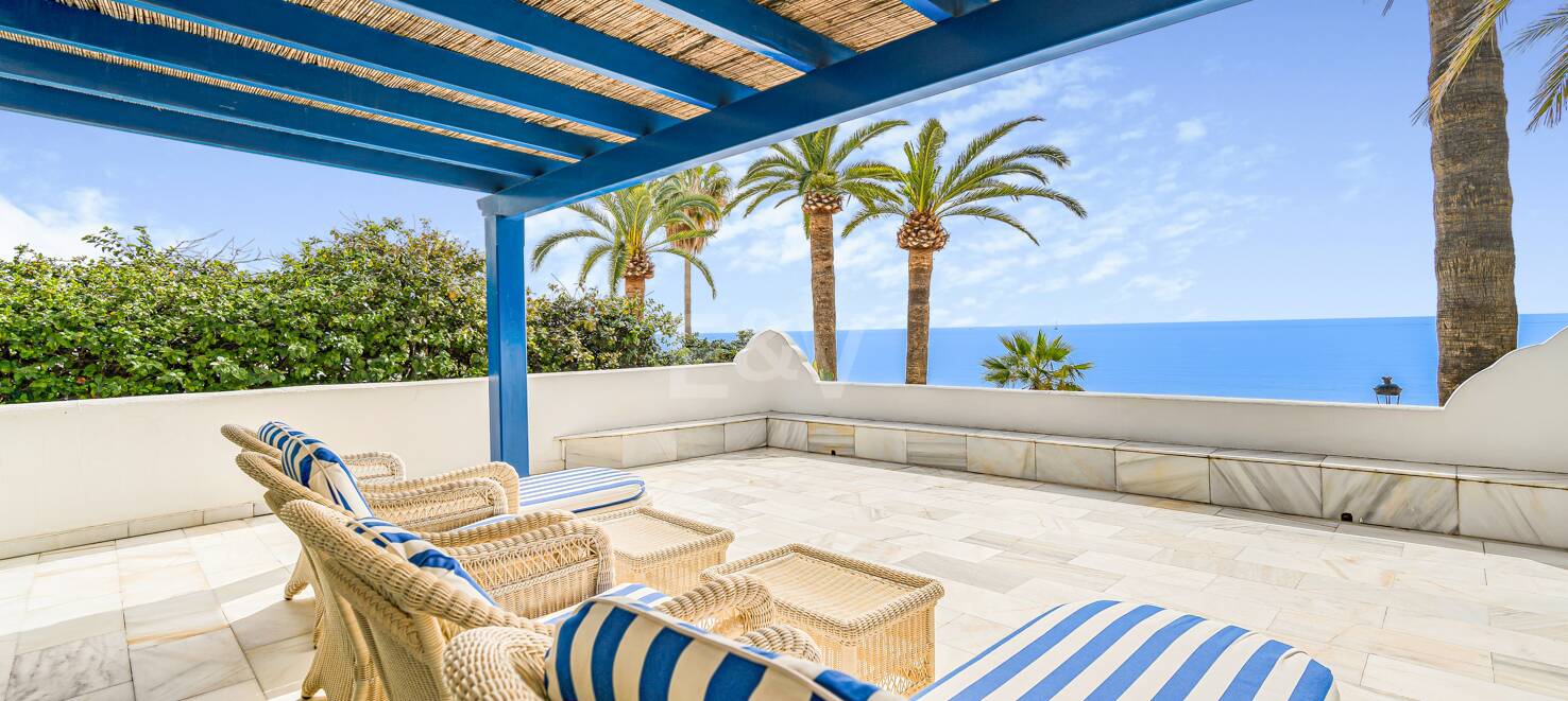Atemberaubende Strandvilla in der besten Lage von Oasis Club