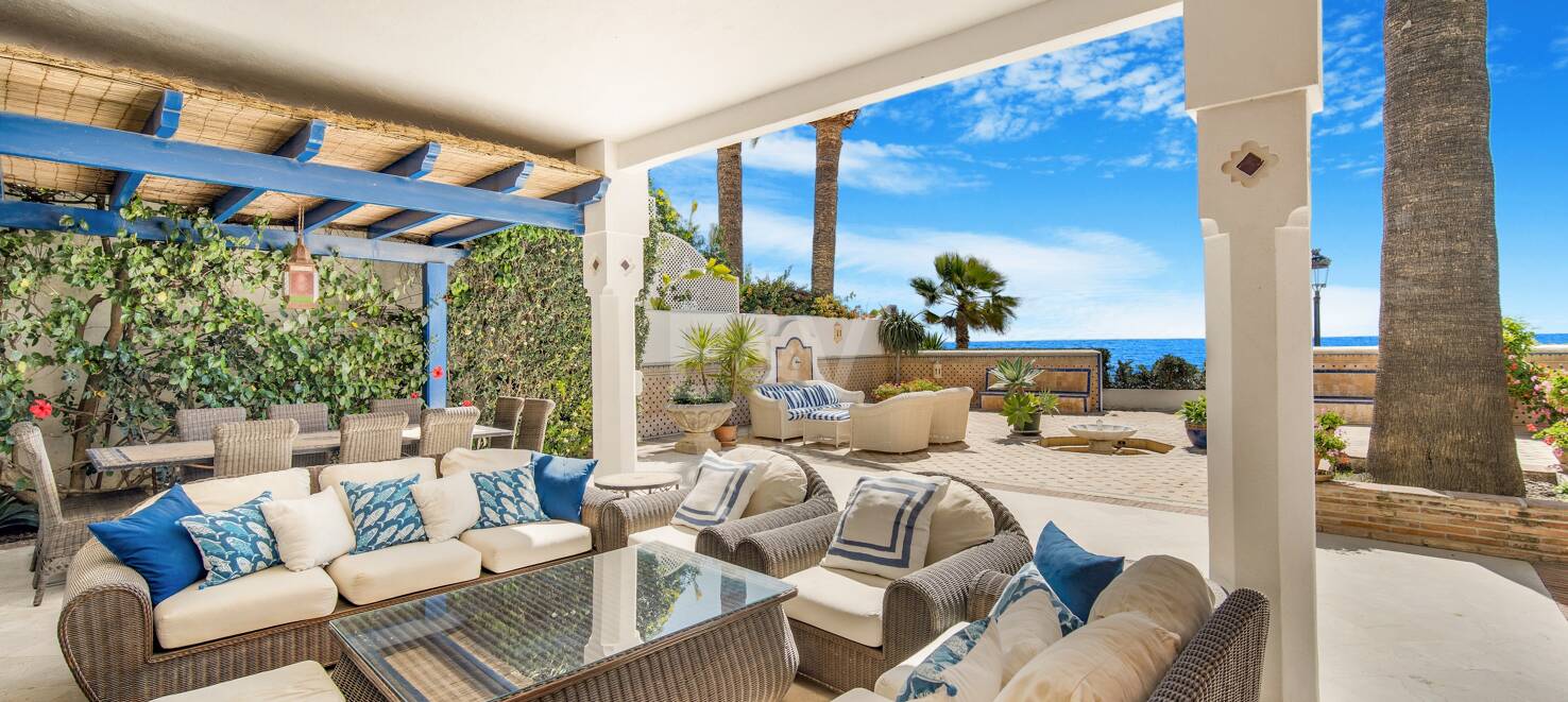 Atemberaubende Strandvilla in der besten Lage von Oasis Club