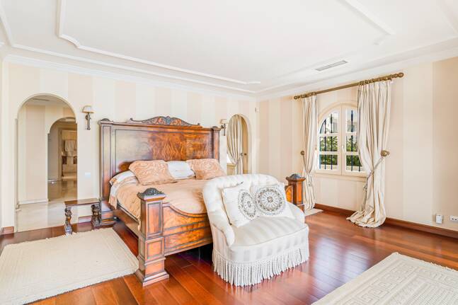 Atemberaubende Strandvilla in der besten Lage von Oasis Club