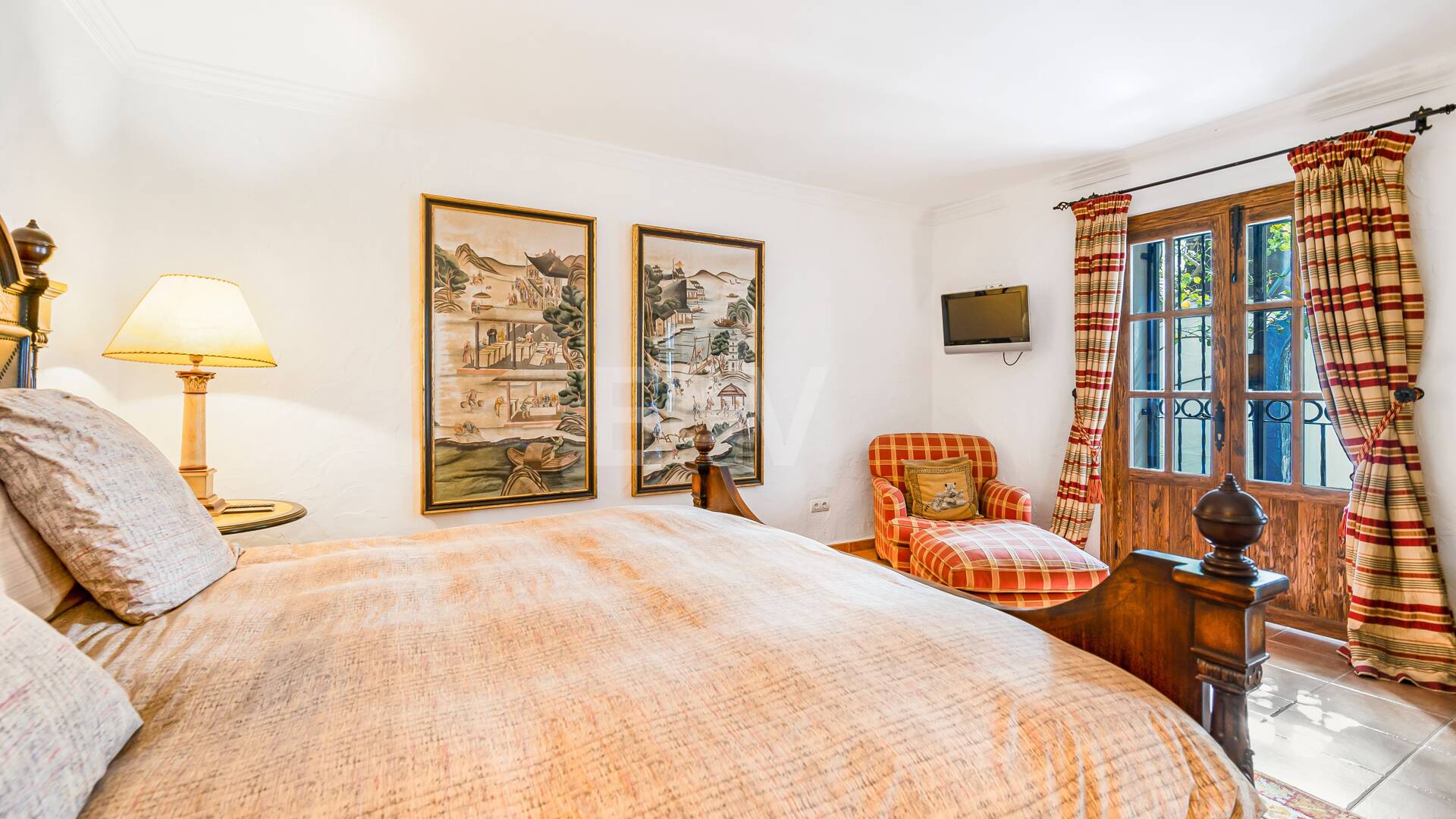 Impresionante Villa en primera línea de playa en la mejor ubicación de Oasis Club