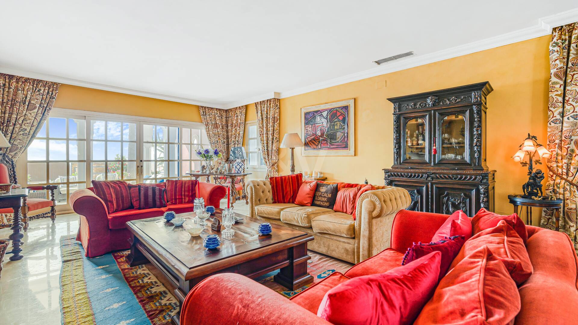 Impresionante Villa en primera línea de playa en la mejor ubicación de Oasis Club