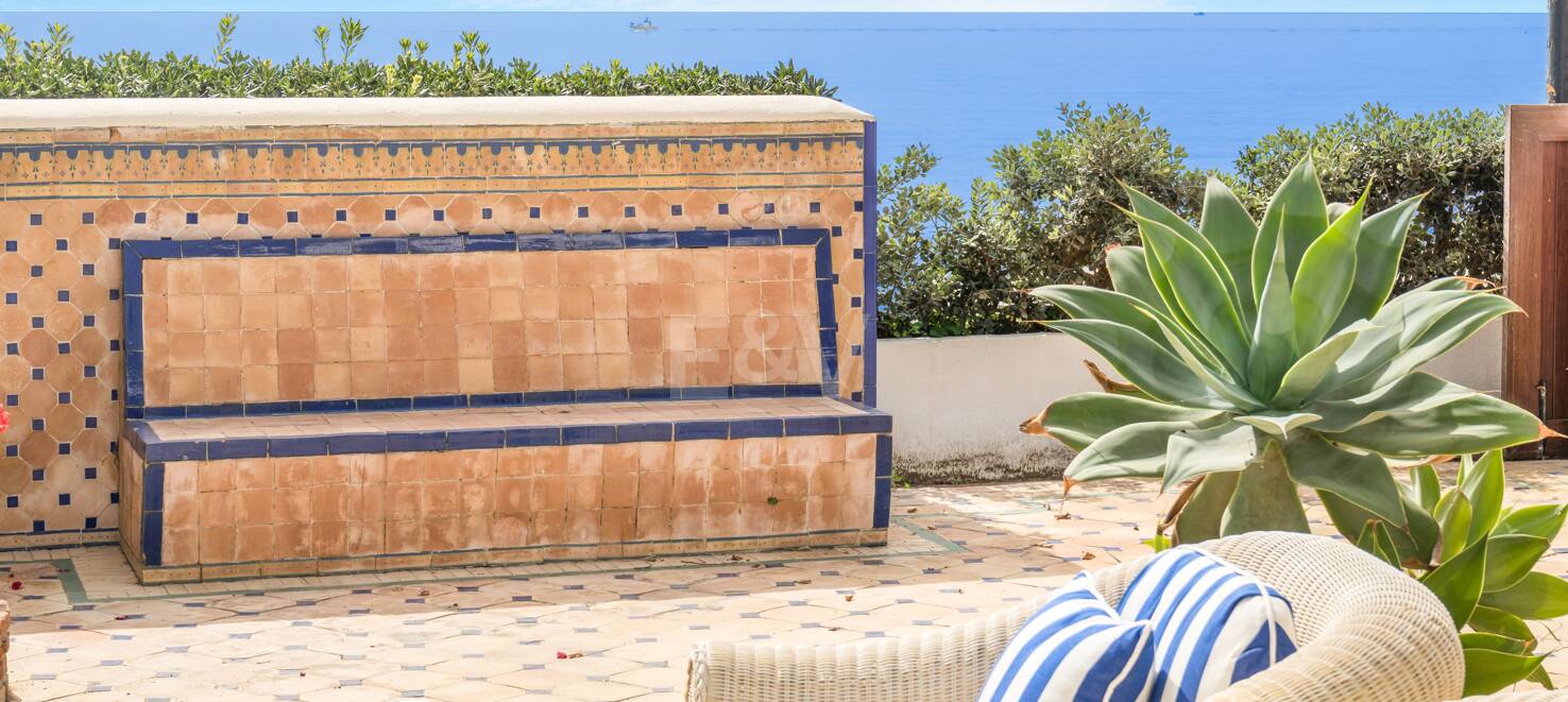 Atemberaubende Strandvilla in der besten Lage von Oasis Club