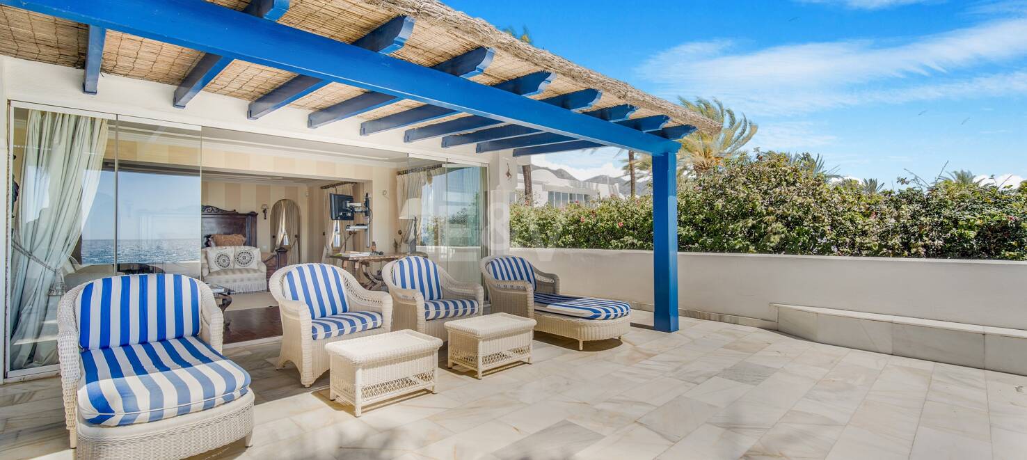 Atemberaubende Strandvilla in der besten Lage von Oasis Club