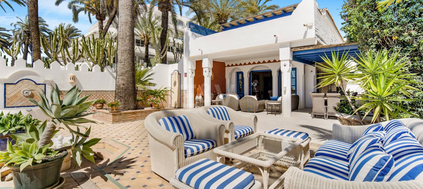 Atemberaubende Strandvilla in der besten Lage von Oasis Club