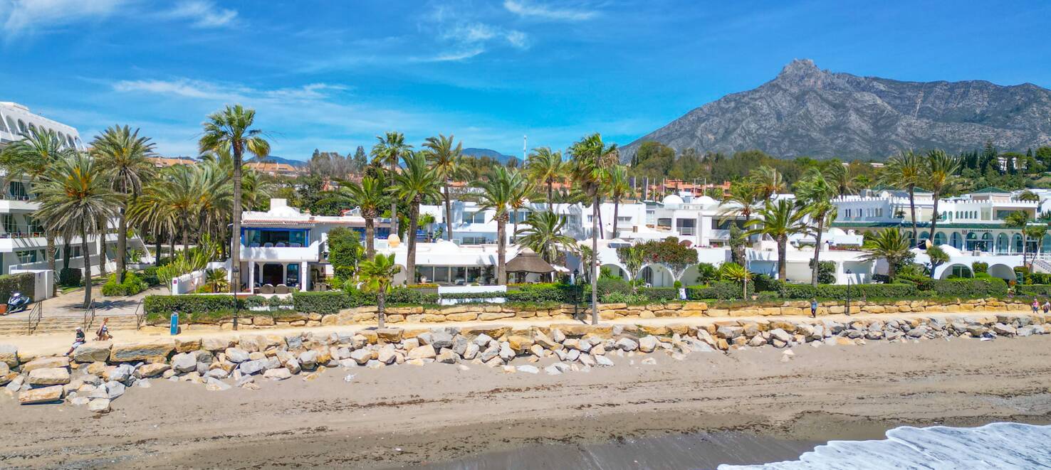 Atemberaubende Strandvilla in der besten Lage von Oasis Club