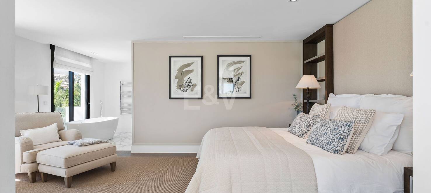 Outstanding Villa in Los Naranjos, frontline Golf