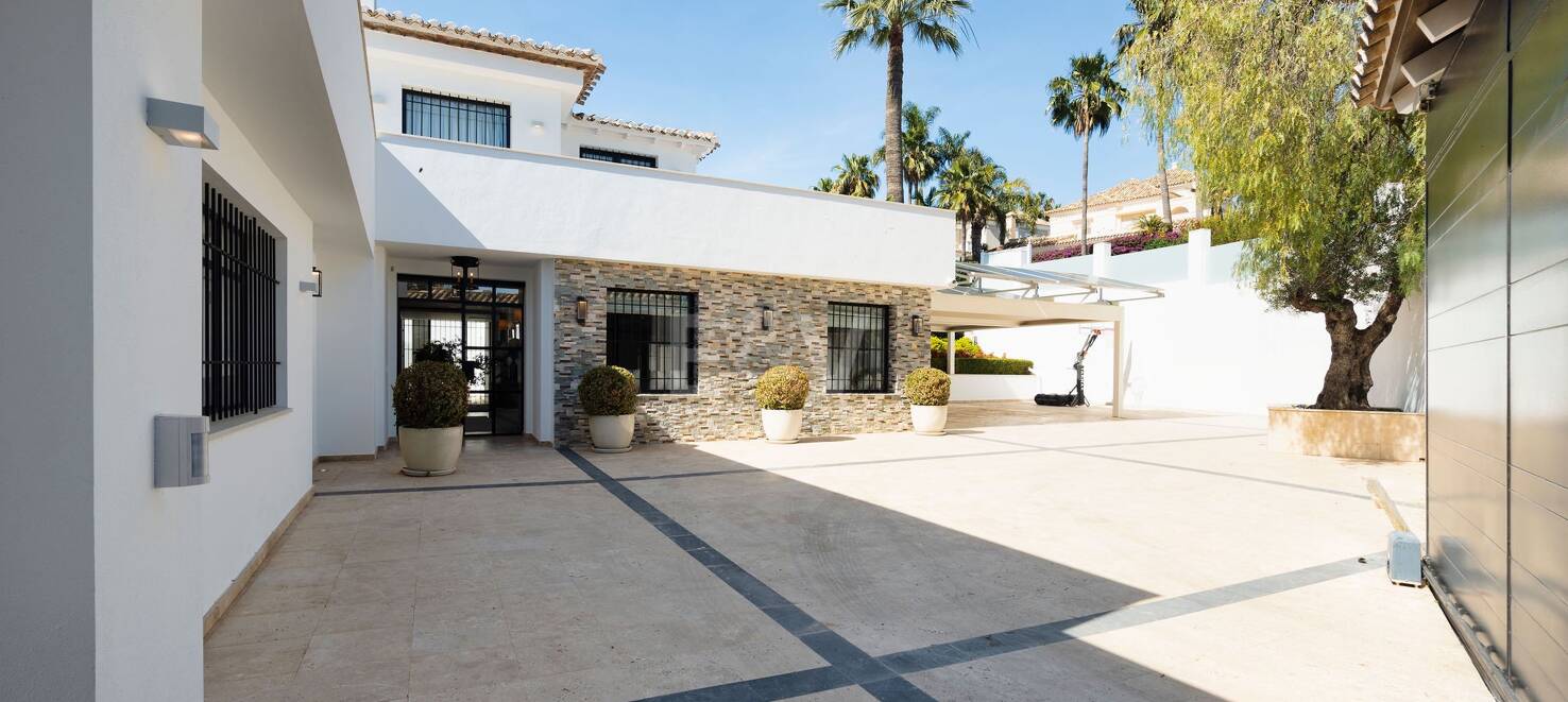 Outstanding Villa in Los Naranjos, frontline Golf