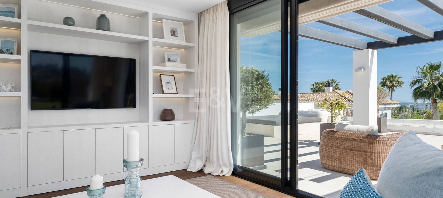 Outstanding Villa in Los Naranjos, frontline Golf