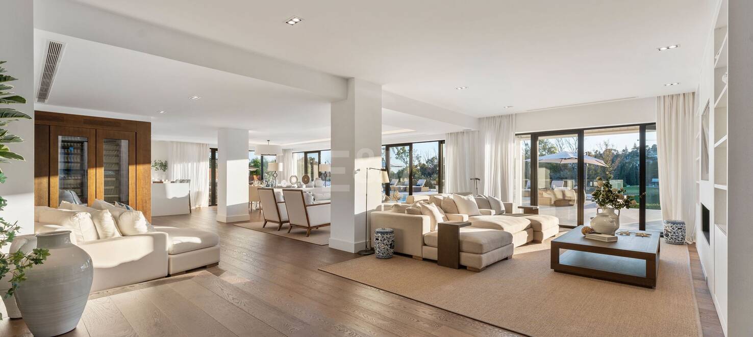 Outstanding Villa in Los Naranjos, frontline Golf