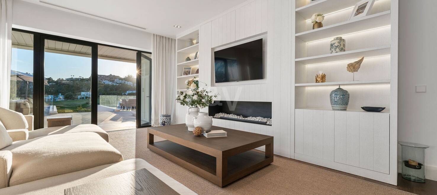 Outstanding Villa in Los Naranjos, frontline Golf