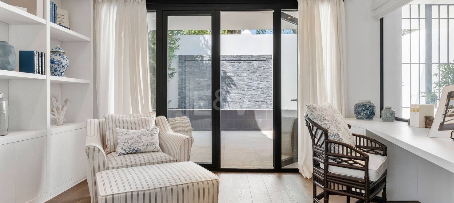 Outstanding Villa in Los Naranjos, frontline Golf
