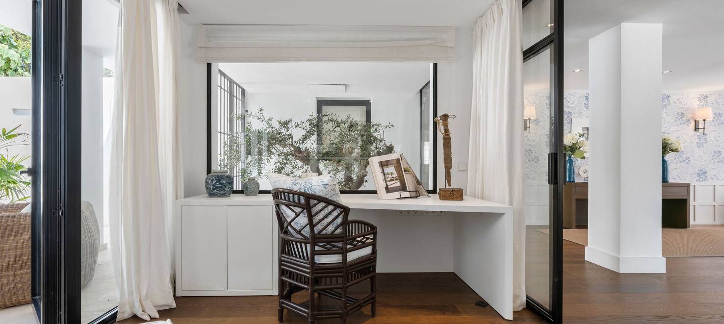 Outstanding Villa in Los Naranjos, frontline Golf
