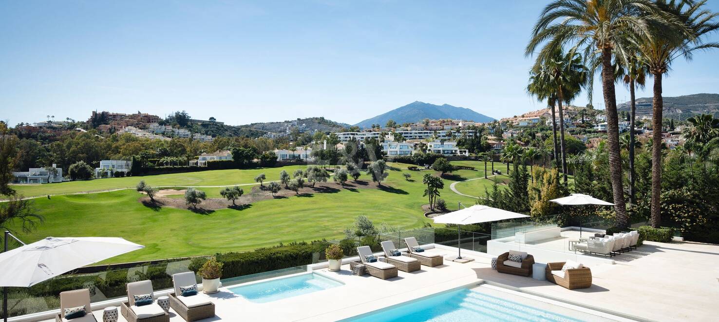 Outstanding Villa in Los Naranjos, frontline Golf