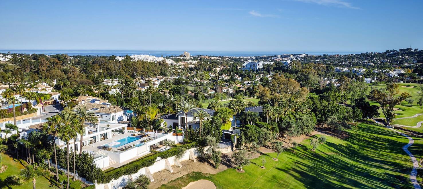 Outstanding Villa in Los Naranjos, frontline Golf