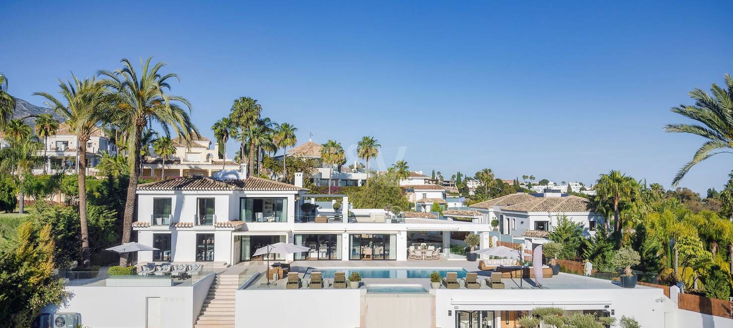 Outstanding Villa in Los Naranjos, frontline Golf