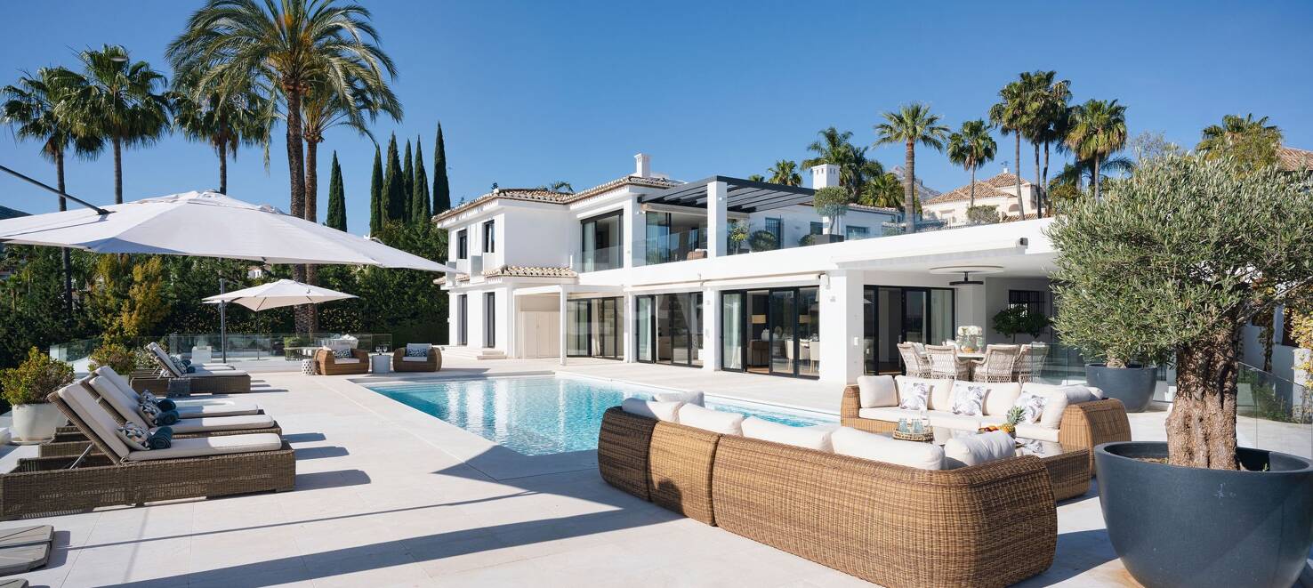 Outstanding Villa in Los Naranjos, frontline Golf