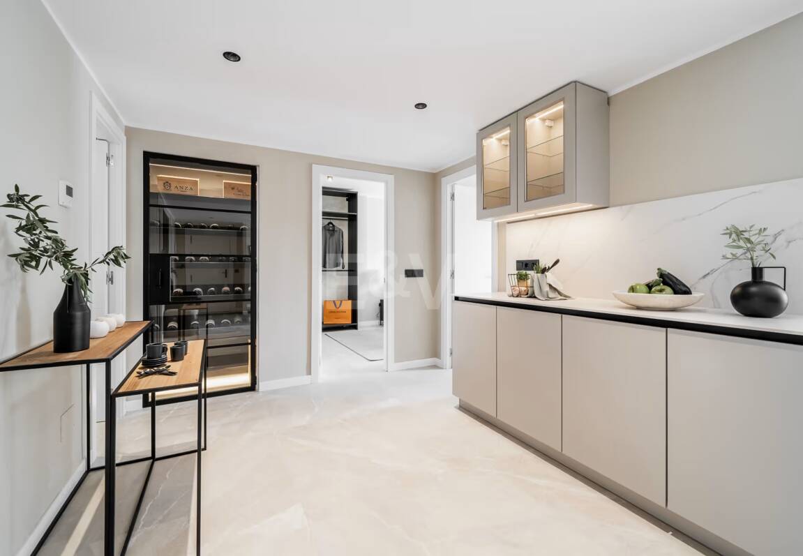 Underbar lägenhet i Puerto Banus Set i Prime Area