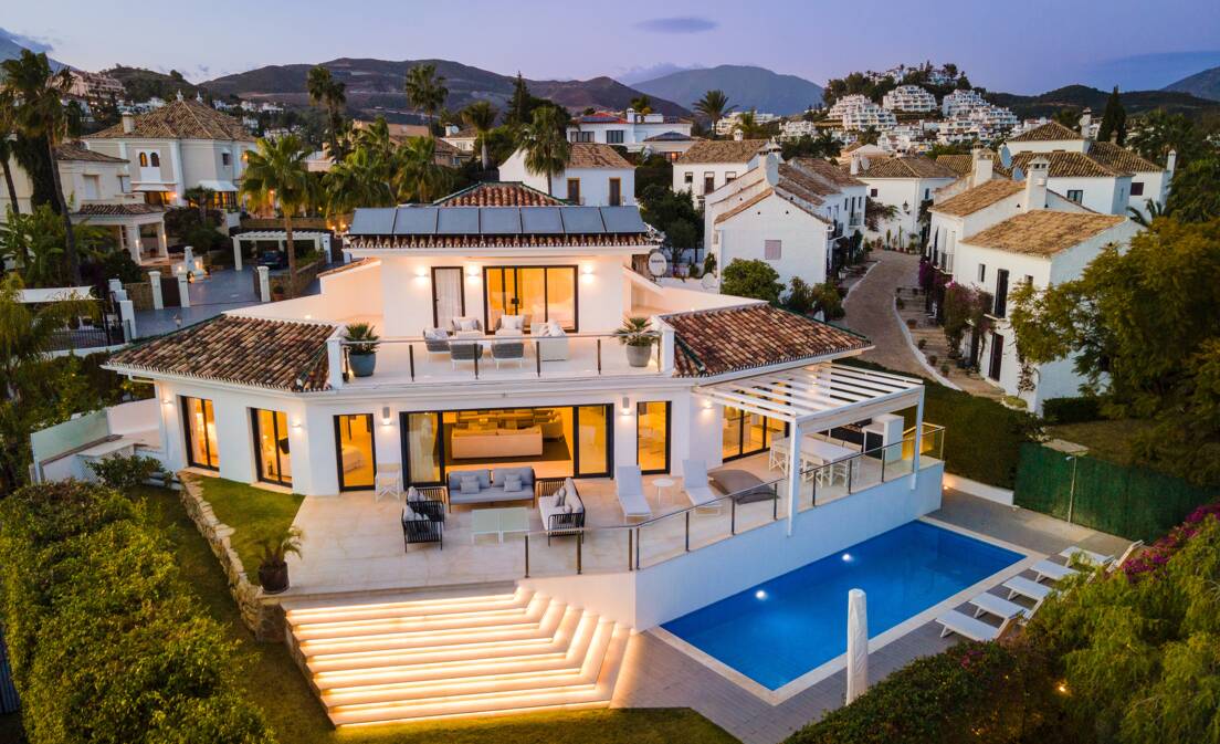 Villa única con vistas al golf y al mar