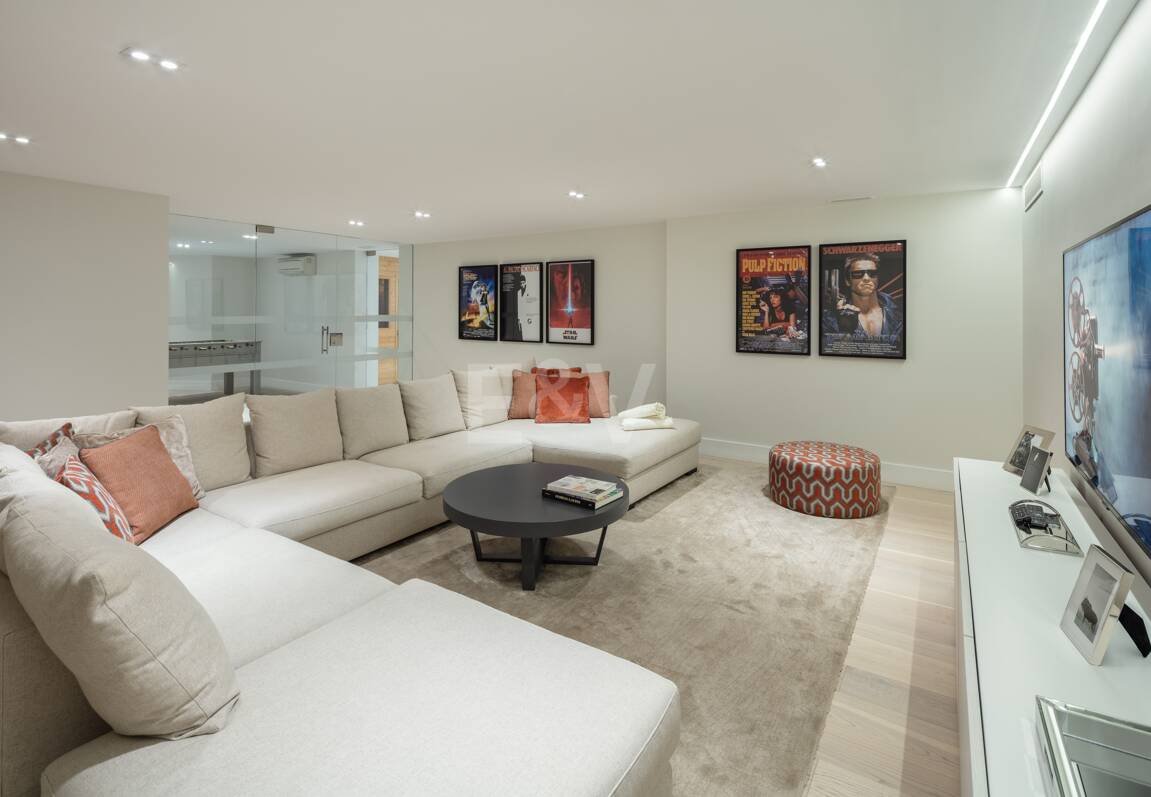 Unique Villa with Golf and Sea Views