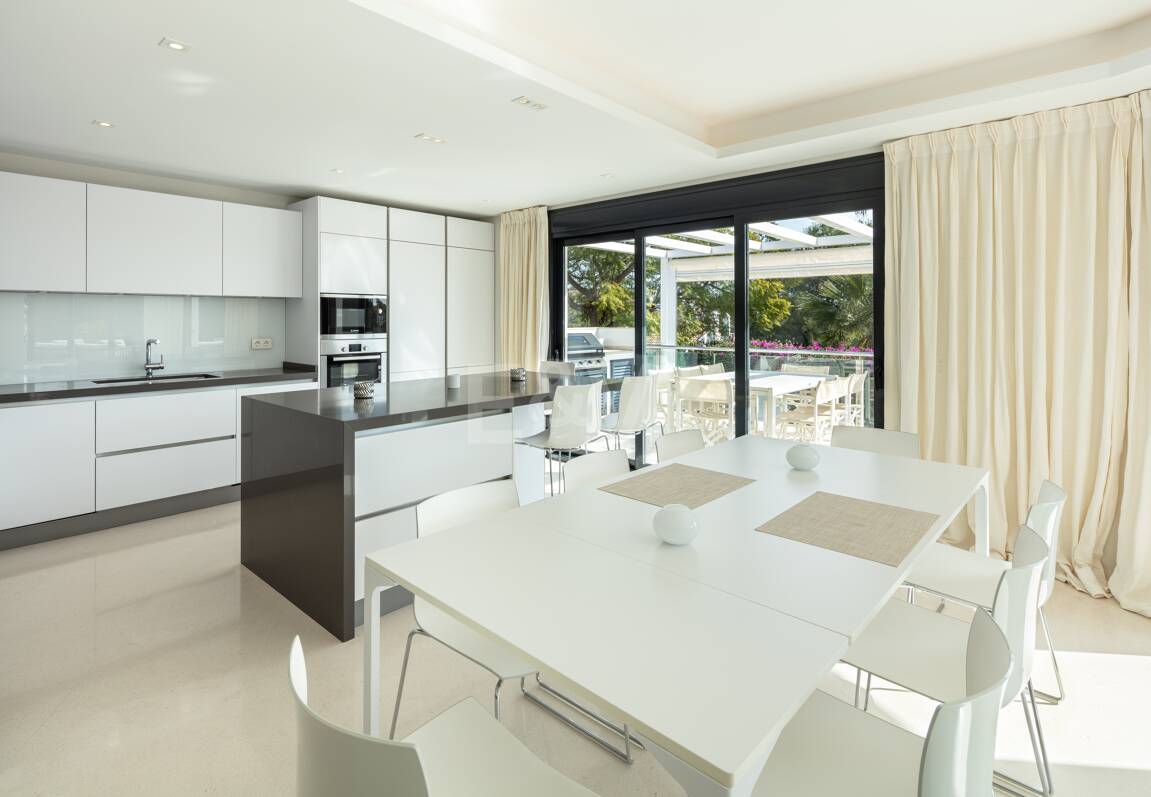 Unique Villa with Golf and Sea Views