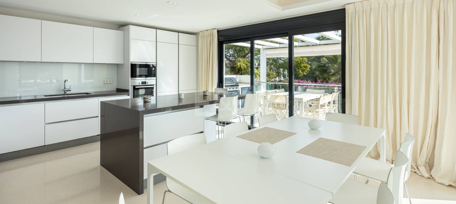 Villa única con vistas al golf y al mar