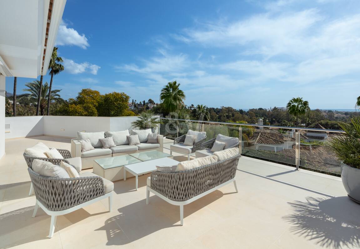 Unique Villa with Golf and Sea Views