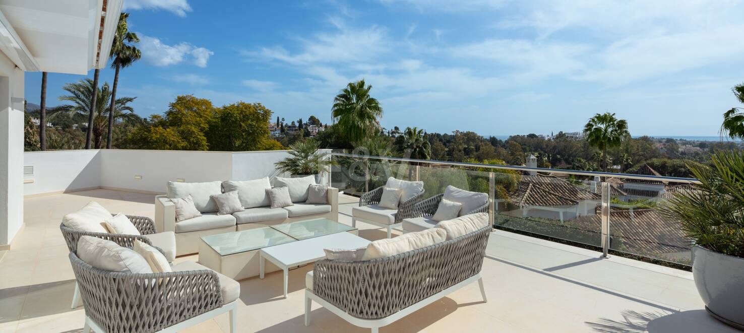 Villa única con vistas al golf y al mar
