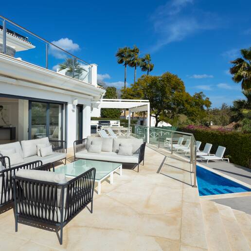 Villa única con vistas al golf y al mar