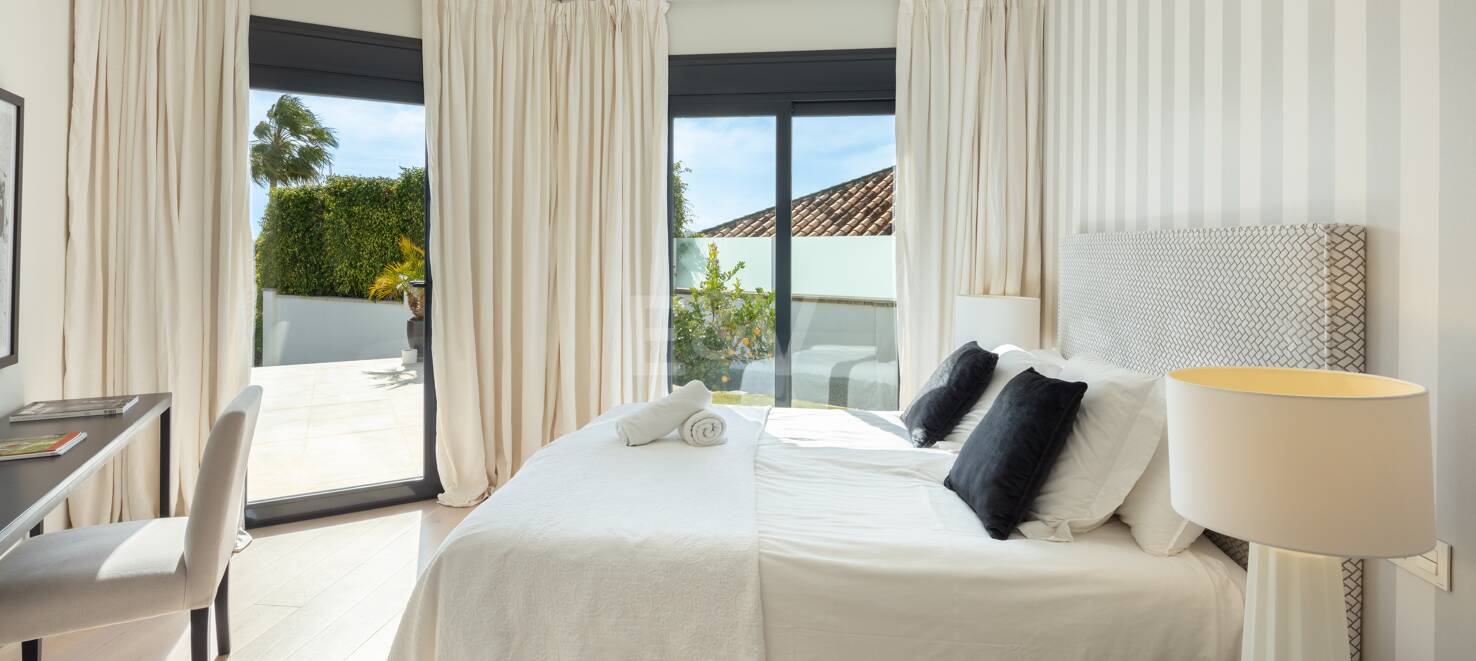Villa única con vistas al golf y al mar