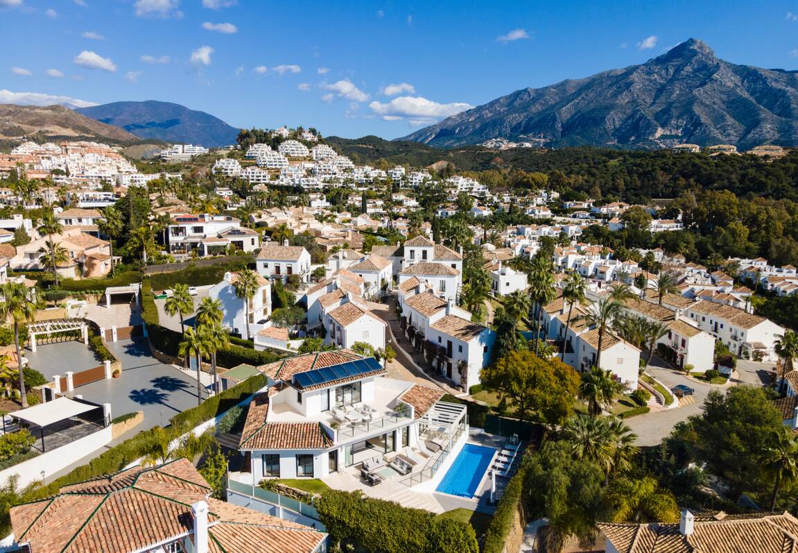 Unique Villa with Golf and Sea Views