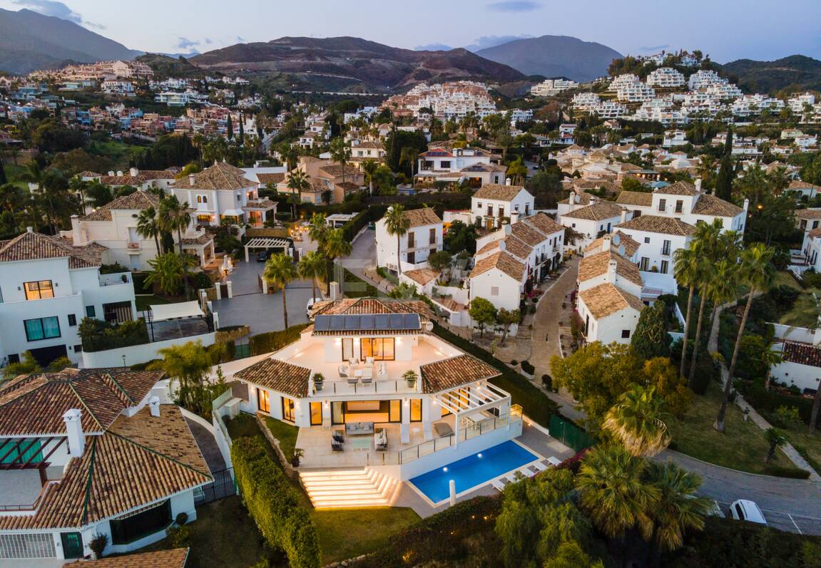 Unique Villa with Golf and Sea Views