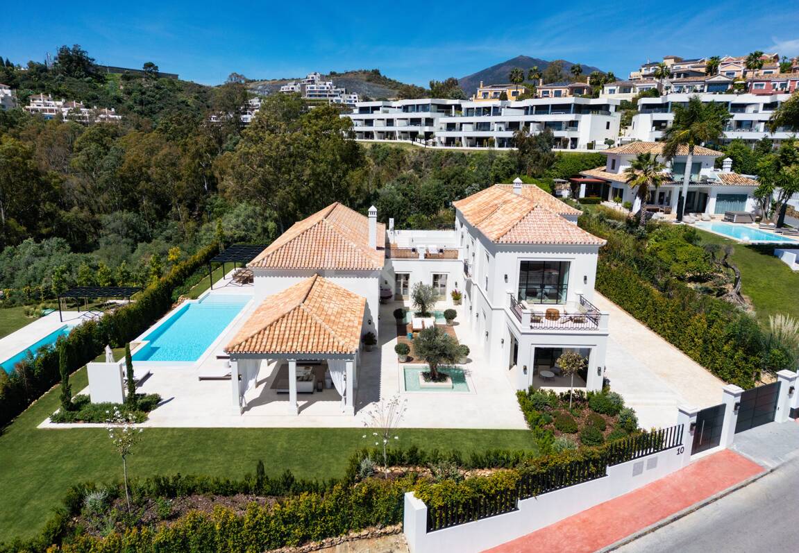 Extraordinary French Provincial Style Villa in Prime Location