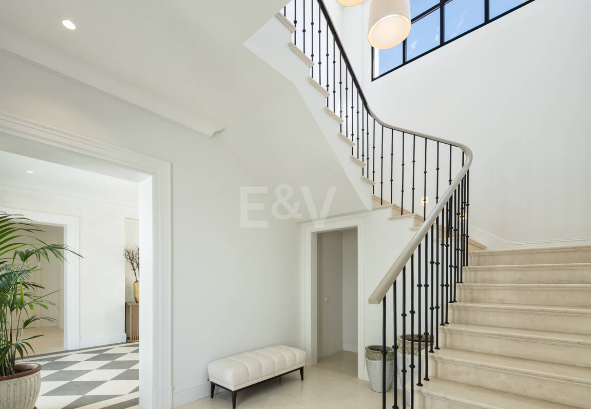 Extraordinaire Villa de style provincial français en premier lieu