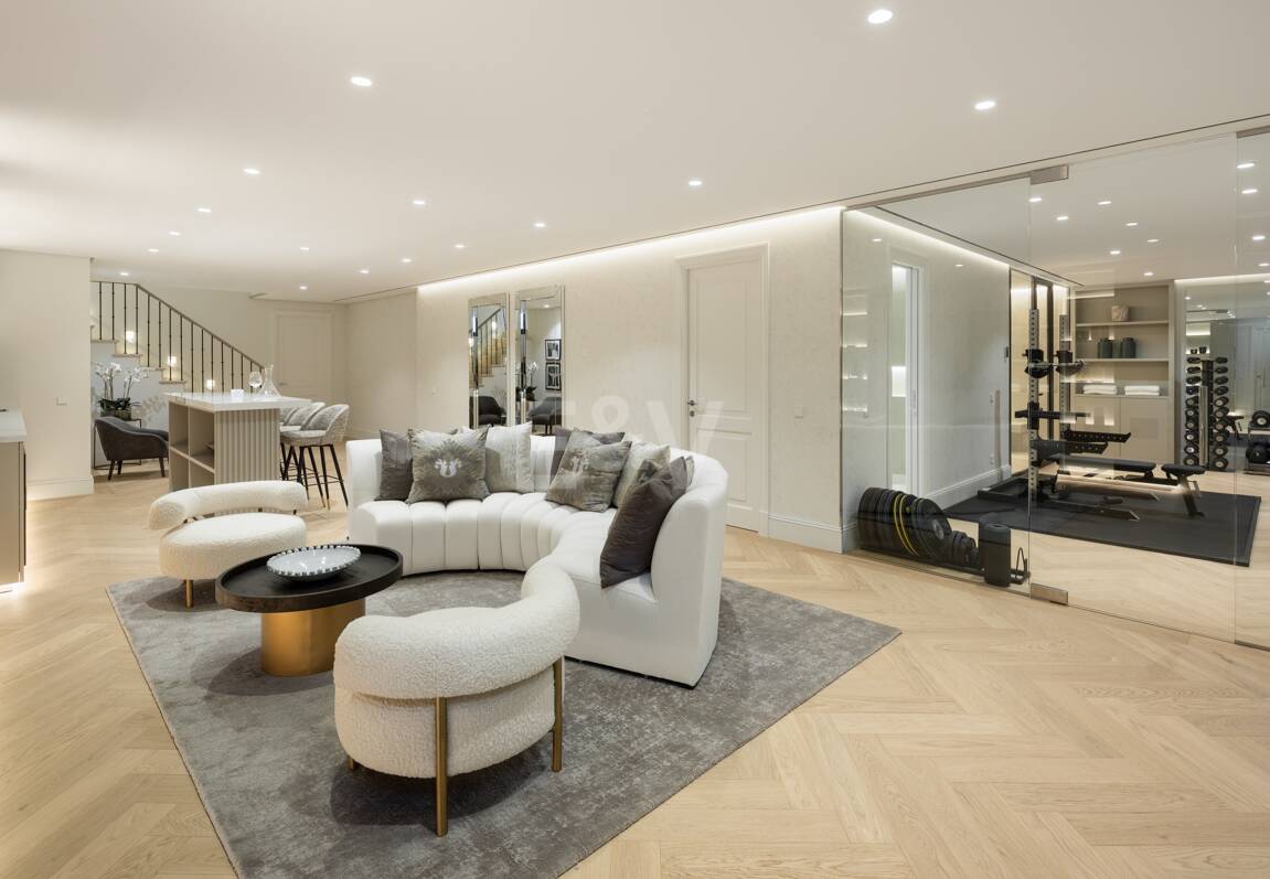 Extraordinary French Provincial Style Villa in Prime Location