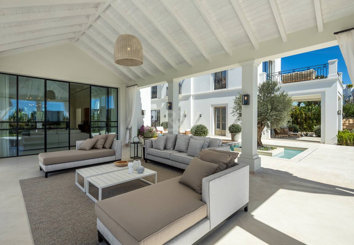 Extraordinary French Provincial Style Villa in Prime Location