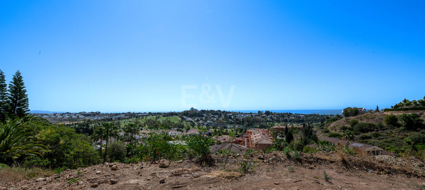 Terrain d'opportunité d'investissement à Paraiso Alto avec vue panoramique sur la mer