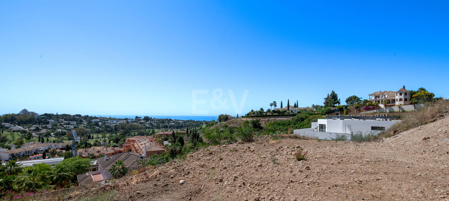 Terrain d'opportunité d'investissement à Paraiso Alto avec vue panoramique sur la mer